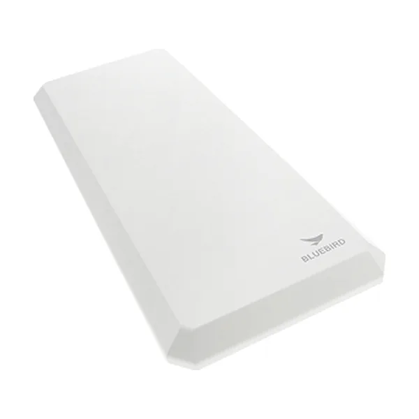 Antenna RFID UHF Bluebird AN971 a copertura estesa per lettori fissi FR901 e FR900 (421060016) - vista tre quarti dall'alto (faccia col logo)