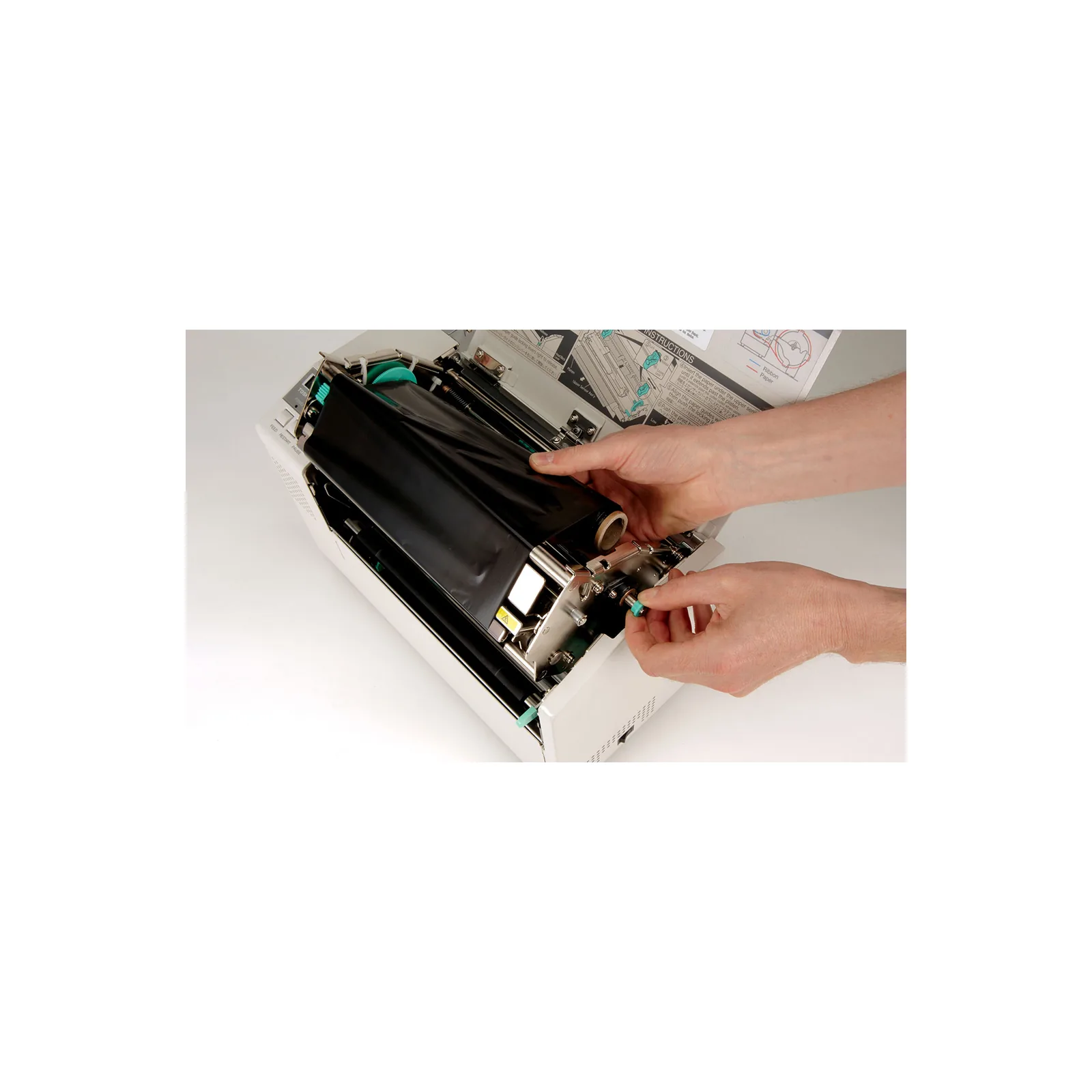 Stampante Toshiba B-852-R - vista cambio del nastro (mani dell'operatore)